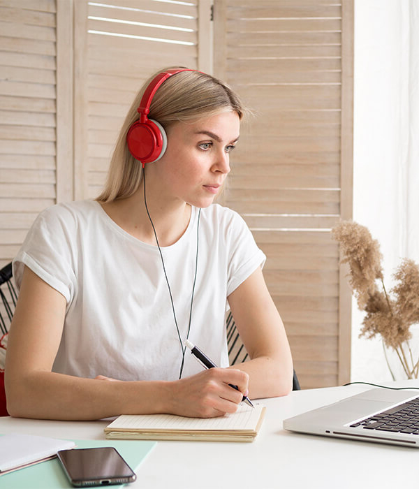 Học tiếng Anh online 1 kèm 1 tại TalkEnglish